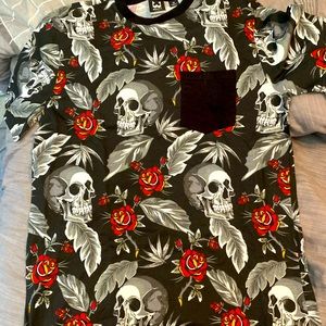 Mens skull tee
